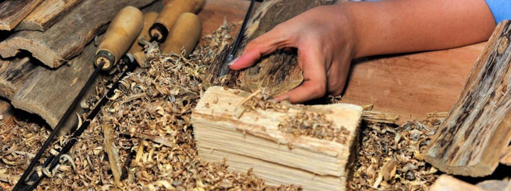 bột trầm hương